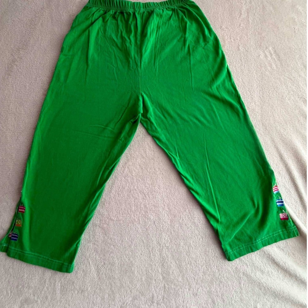 Quacker Factory Green Cotton Christmas Gift Embroidered Crop Pants Medium